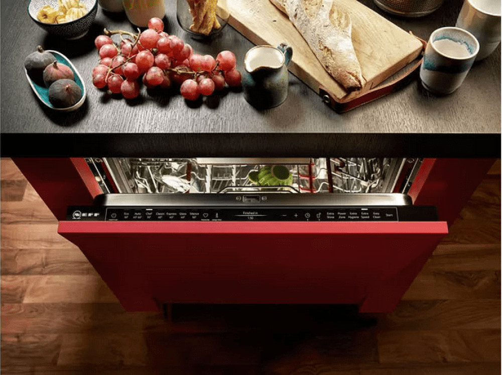 Υπολείμματα τροφών που έχουν καεί; Πλέον, το πλυντήριο εξαφανίζει τα επίμονα κατάλοιπα